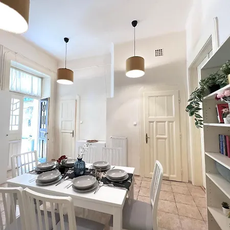 Hogyes Endre Appartement Boedapest