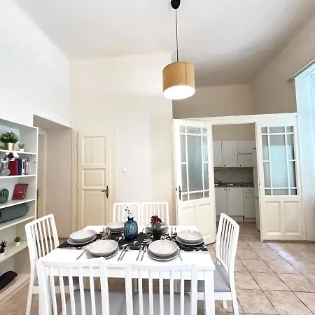 Appartement Hogyes Endre Boedapest