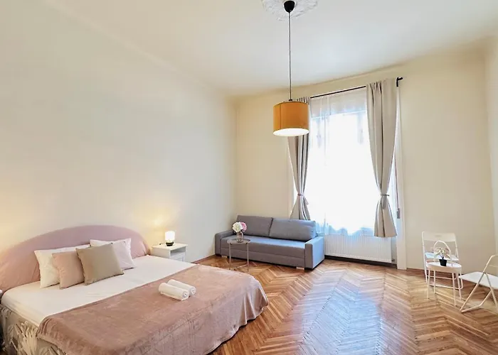 Hogyes Endre Apartman